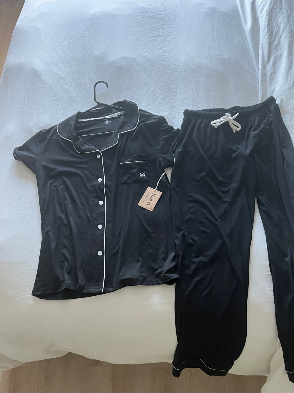 Born Black Short-Sleeve Piped Pajama Set with White Trim Super soft